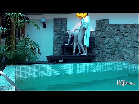 ❤️ Chefe convida criada para a piscina, mas não conseguiu resistir a um Porno fb em pt.osagoassist.ru